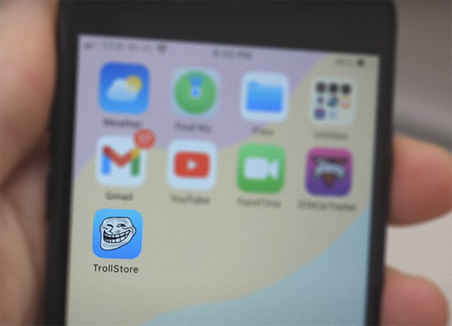 How to watch  on Apple CarPlay in ANY CAR in 2023 - NO JAILBREAK  REQUIRED - TrollStore 